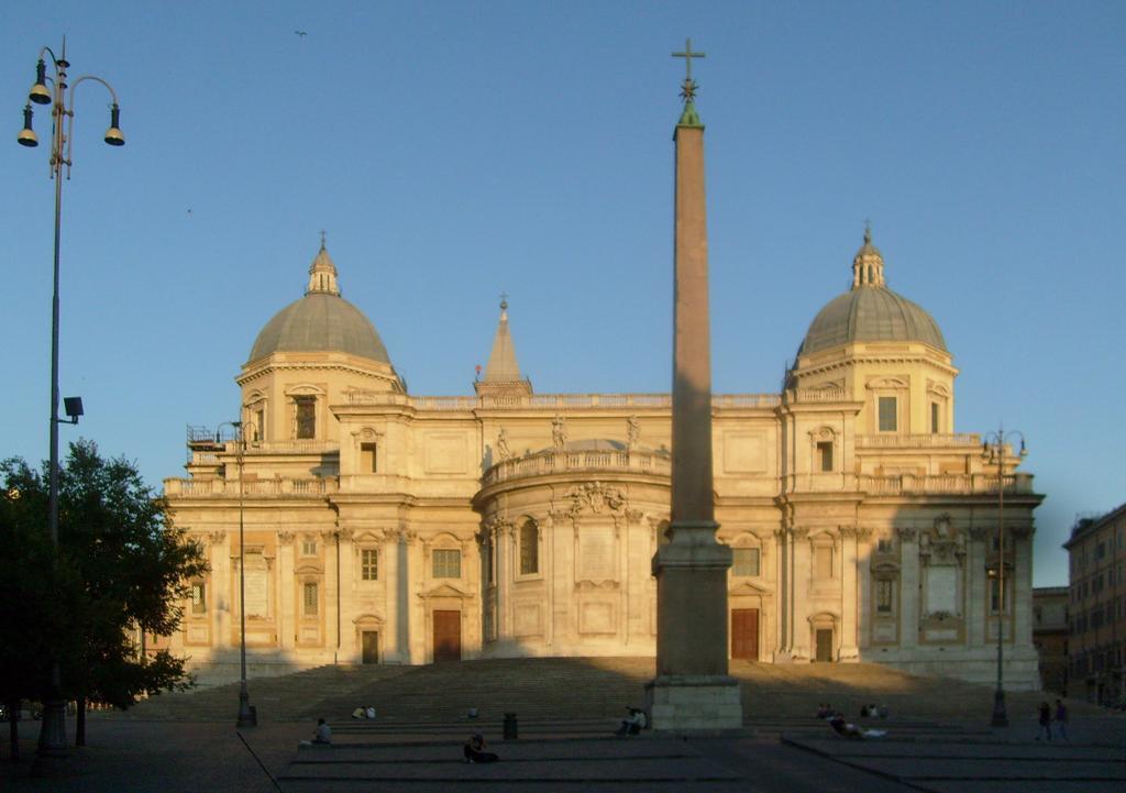 Viale Del Colosseo Bed & Breakfast Rome Bagian luar foto