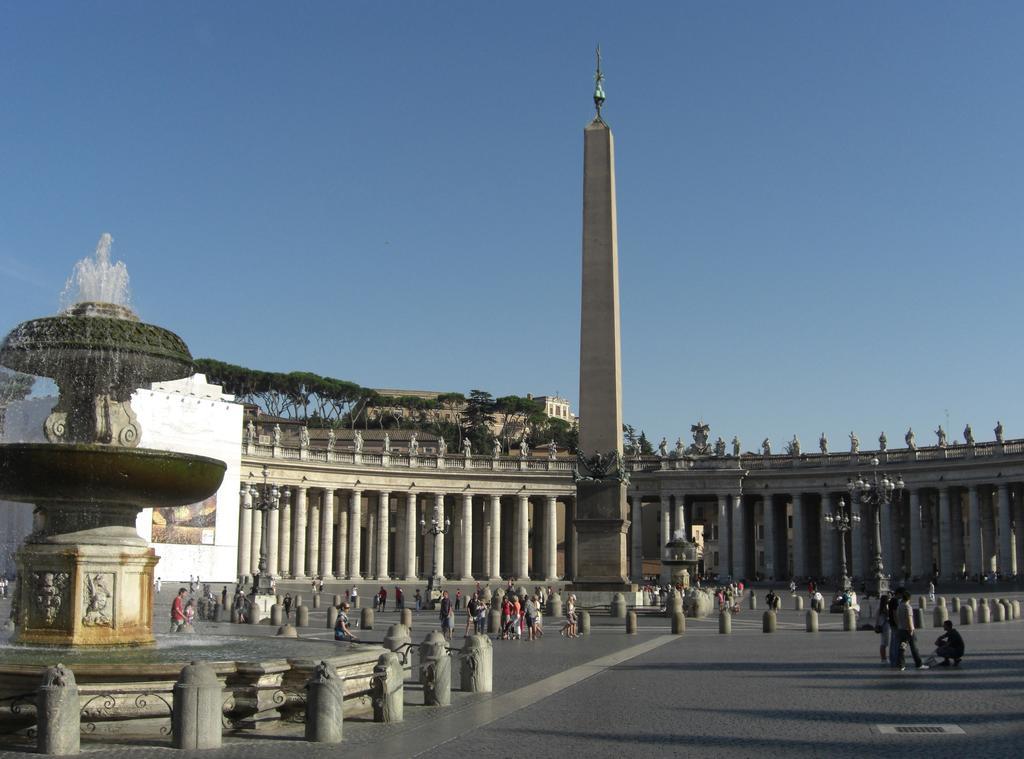 Viale Del Colosseo Bed & Breakfast Rome Bagian luar foto